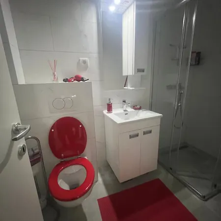 Lux Sa Saunom Ampelitsi Apartmán