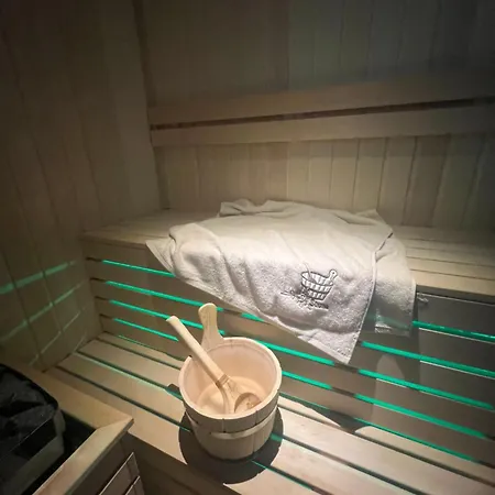 Lux Sa Saunom Ampelitsi Ledine