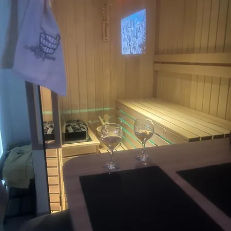 Apartmán Lux Sa Saunom Ampelitsi *