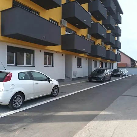 Lux Sa Saunom Ampelitsi Ledine