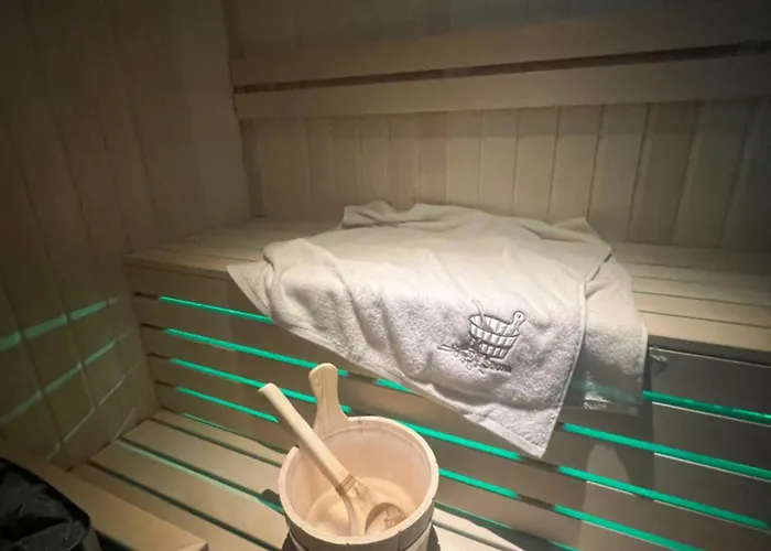 Lux Sa Saunom Ampelitsi Ledine