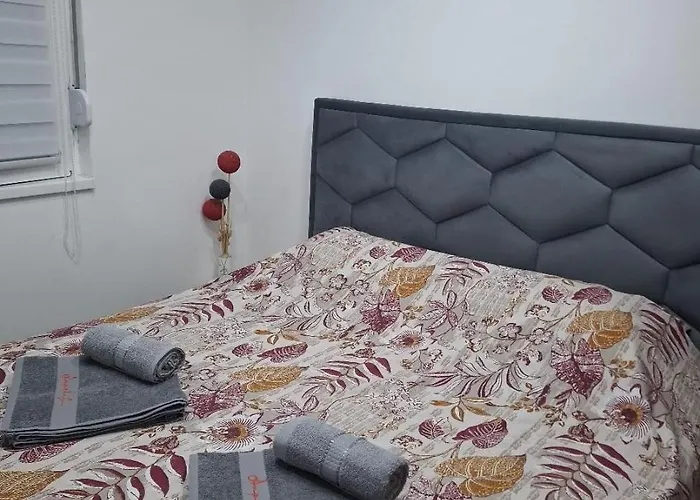 Lejlighed Lux Sa Saunom Ampelitsi *